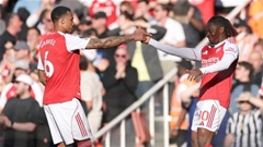 Arsenal trở lại ngôi đầu nhờ vũ khí sở trường